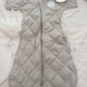 Dreamland Baby NWT Gently Weighted Sleep Sack Gray Baby Sleep Sack with Zipper